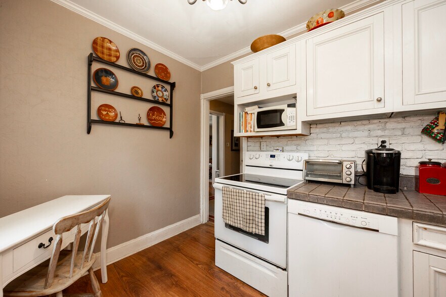 More Photos Of 234 Conestoga Rd, Wayne Specialty For Sale