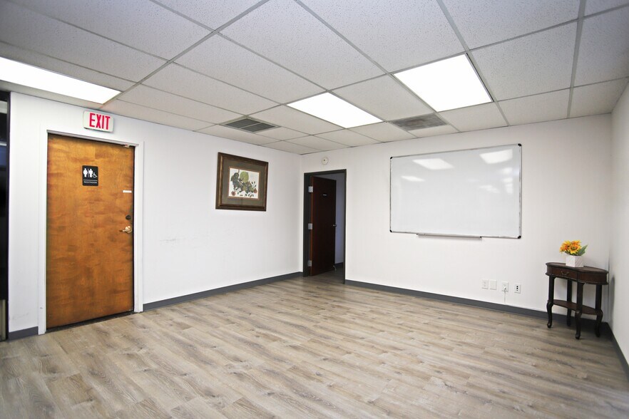 More Photos Of 2222 S Dobson Rd, Mesa Loft Creative Space For Lease