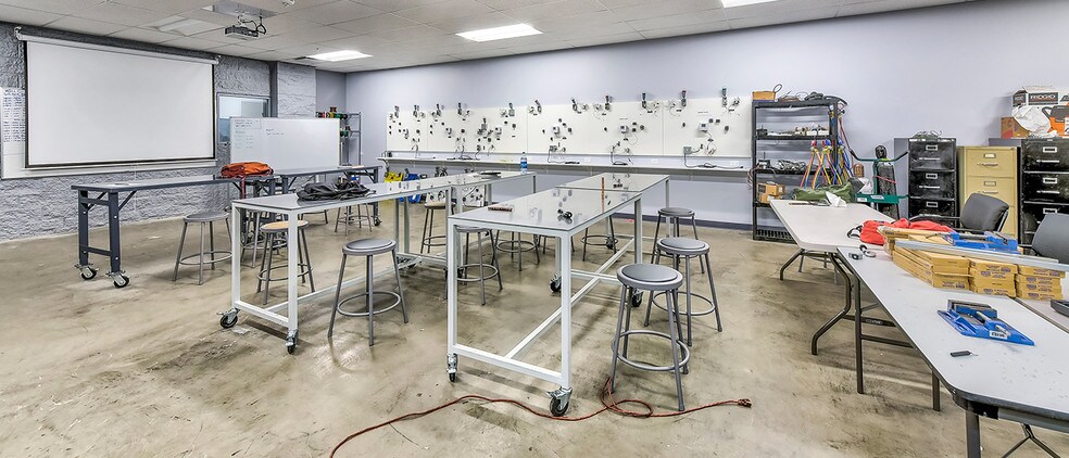 More Photos Of 1261 3rd Ave, Chula Vista Office For Lease