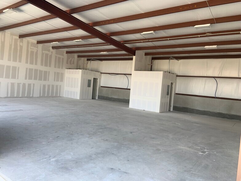 More Photos Of 22108 Hwy 71 W, Spicewood Light Manufacturing For Lease