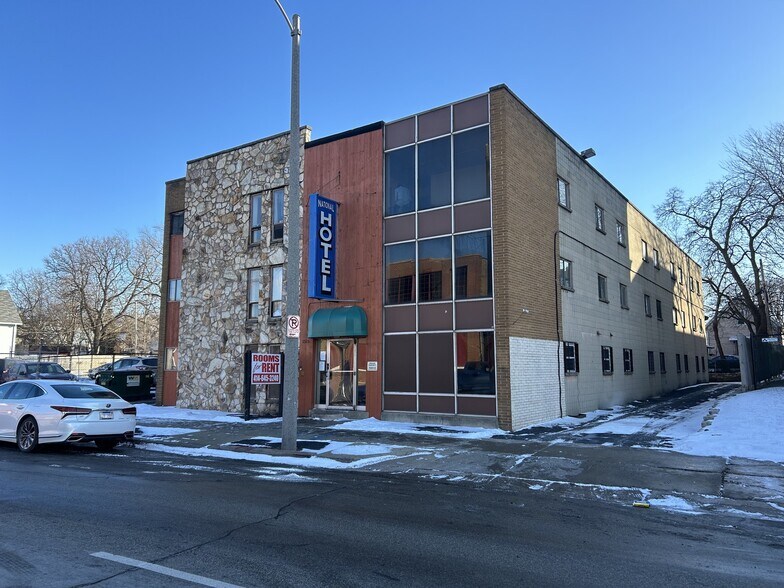 Primary Photo Of 1515 W National Ave, Milwaukee Hotel For Sale