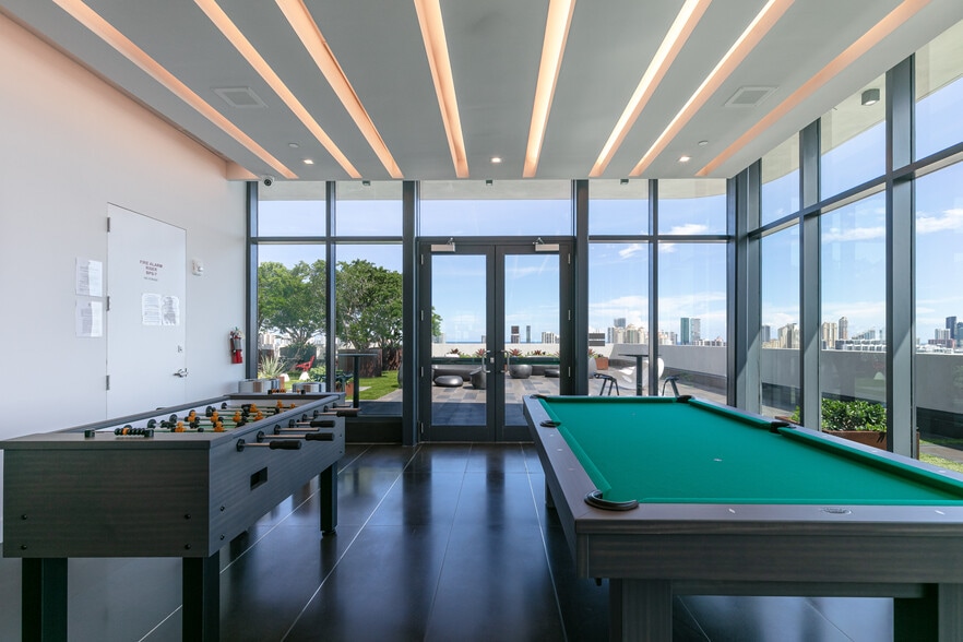 More Photos Of 19790 W Dixie Hwy, Aventura Office For Sale