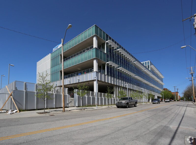 More Photos Of 300 Wyandotte St, Kansas City Office For Lease
