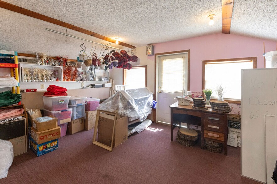 More Photos Of 58225 US-60, Fairland General Retail For Sale