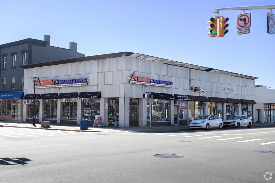 Primary Photo Of 280 Fulton Ave, Hempstead Storefront For Lease