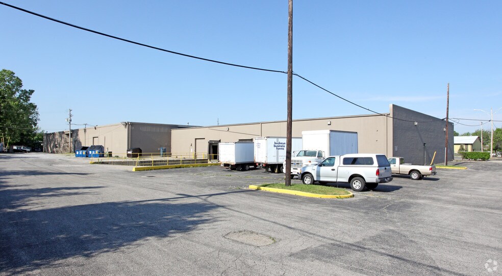 More Photos Of 175 E Broadway Ave, Westerville Warehouse For Lease