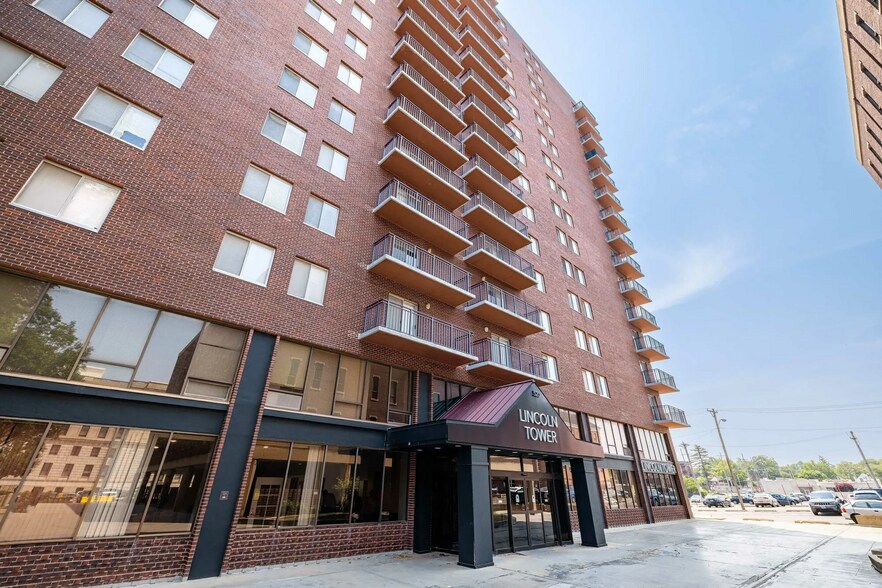 More Photos Of 520 S 2nd St, Springfield Apartments For Sale