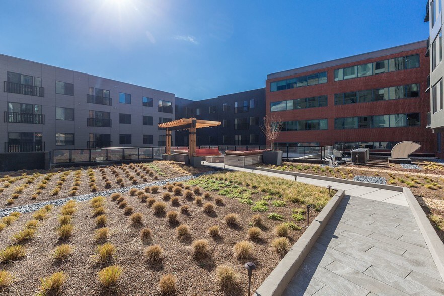 More Photos Of 625 H St NE, Washington Apartments For Lease