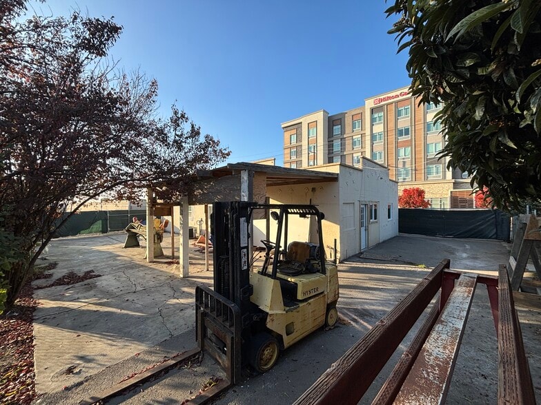 More Photos Of 46000 Warm Springs Blvd, Fremont Service For Lease