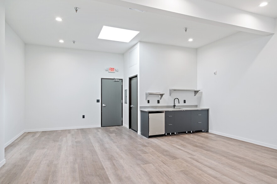 More Photos Of 1441 Stevenson St, San Francisco Warehouse For Lease