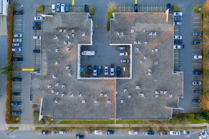 More Photos Of 828 Harbourside Dr, North Vancouver Office For Sale