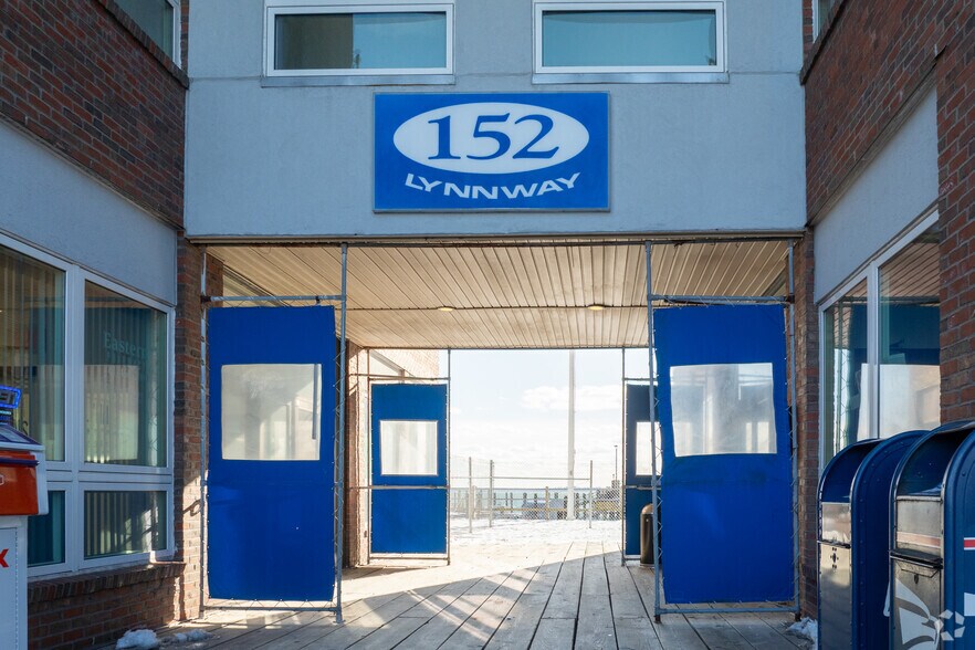 More Photos Of 152 Lynnway, Lynn Office For Sale