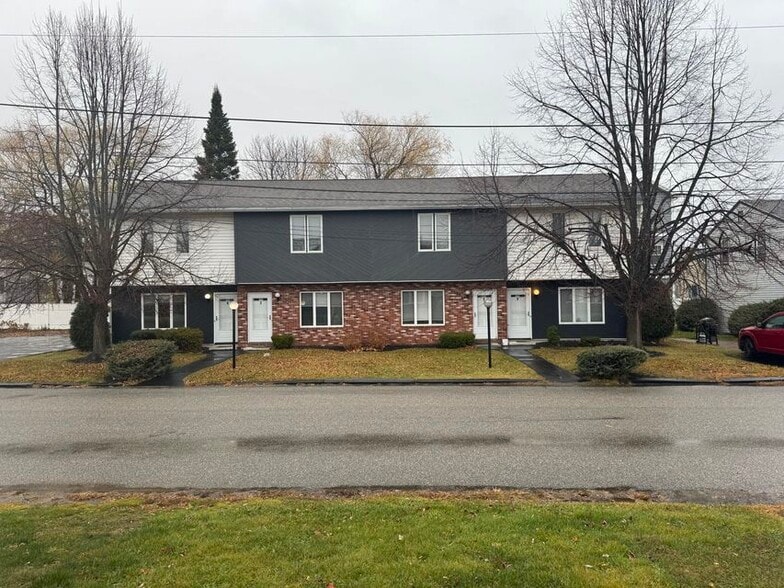 More Photos Of 136 W Grand Ave, Old Orchard Beach Hotel For Sale