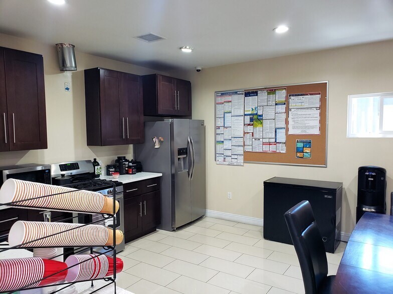 More Photos Of 1011-1017 S Goodrich Blvd, Los Angeles Office For Lease