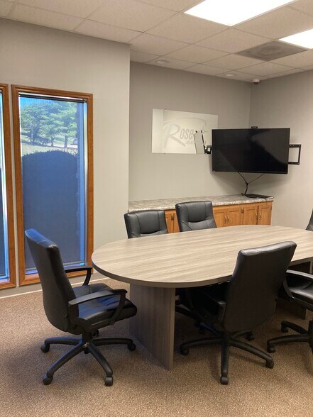 More Photos Of 3225 W Truman Blvd, Jefferson City Office For Lease