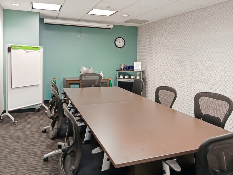 More Photos Of 20801 Biscayne Blvd, Aventura Coworking Space