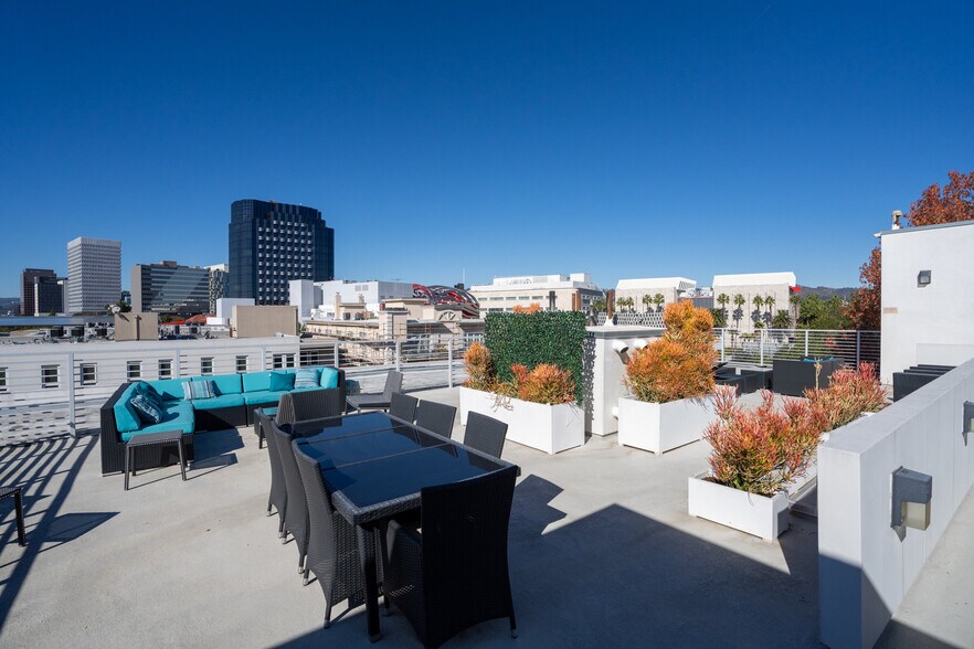 More Photos Of 738 S Ogden Dr, Los Angeles Apartments For Sale