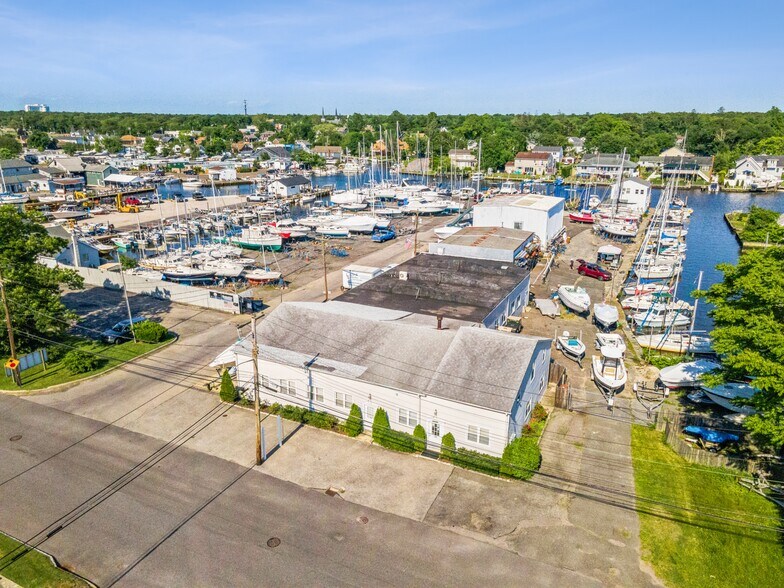 More Photos Of 41 Degnon Blvd, Bay Shore Manufacturing For Sale