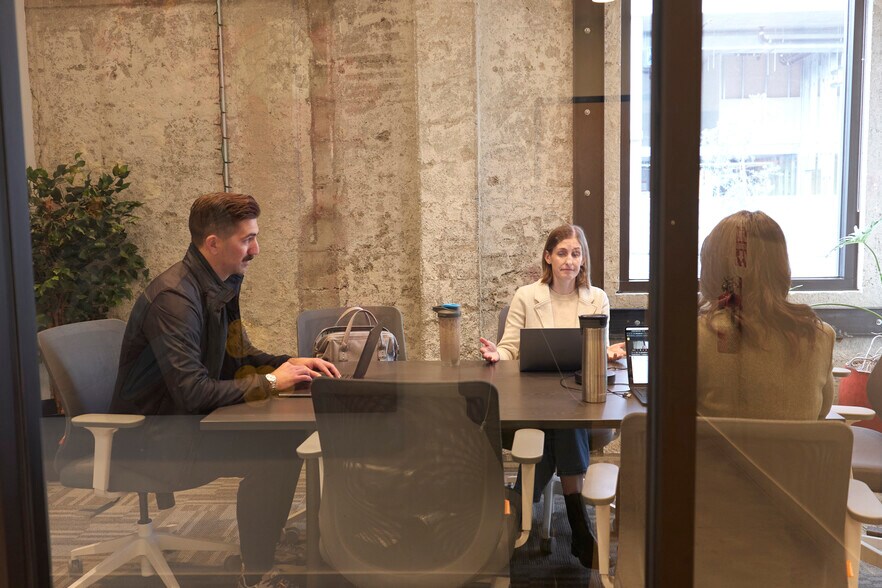 More Photos Of 1528 Webster St, Oakland Coworking Space