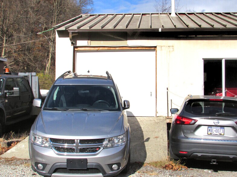 More Photos Of 174 Sandy Creek Rd, Verona Auto Repair For Sale