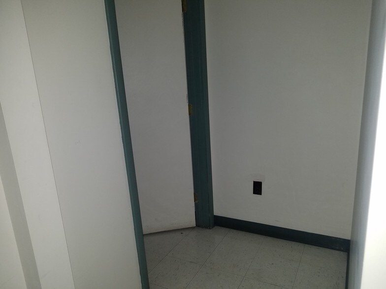 More Photos Of 1-21 Carroll Ave, Pennsville Coworking Space