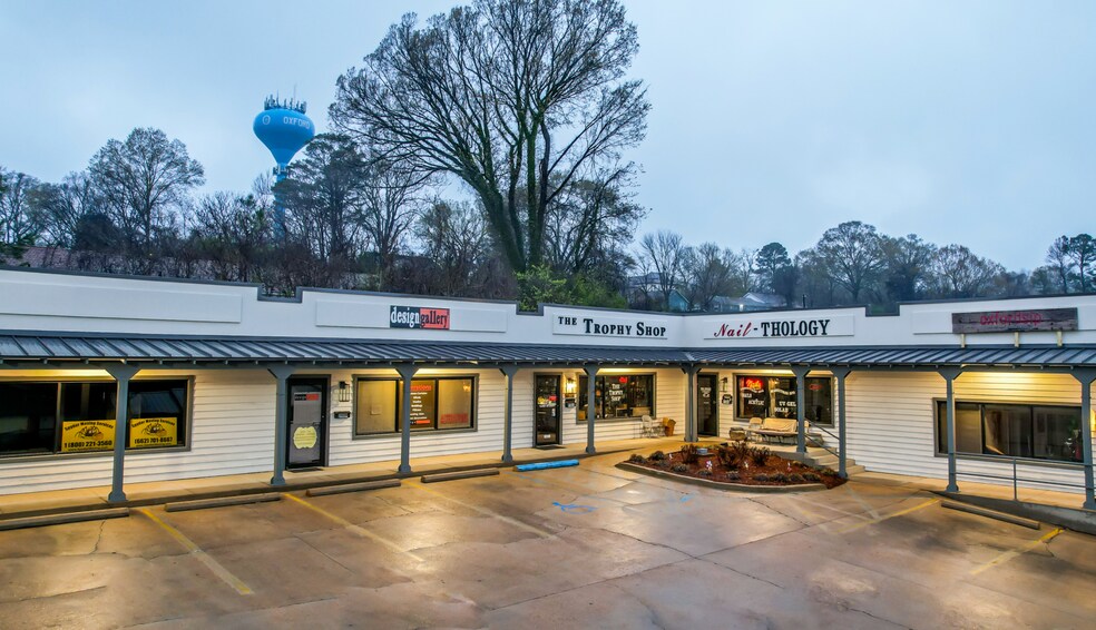 More Photos Of 1525 University Ave, Oxford General Retail For Sale