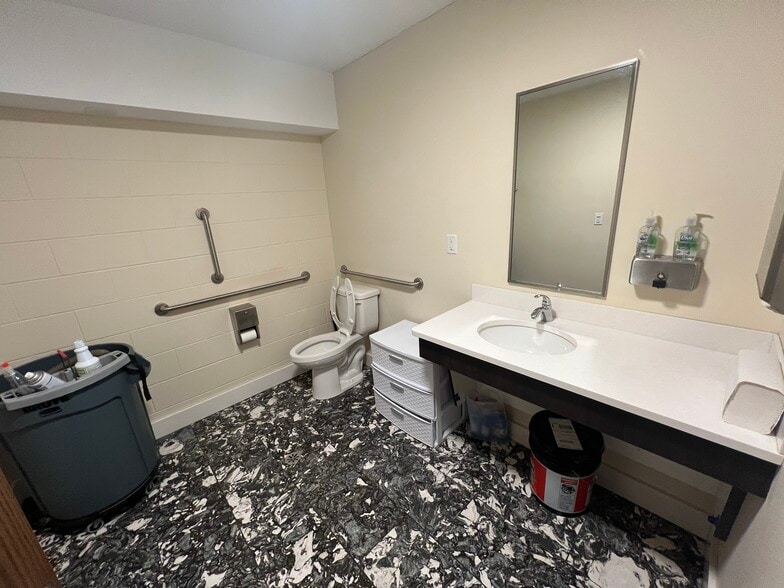 More Photos Of 2109 S Broadway, Rochester Office For Sale