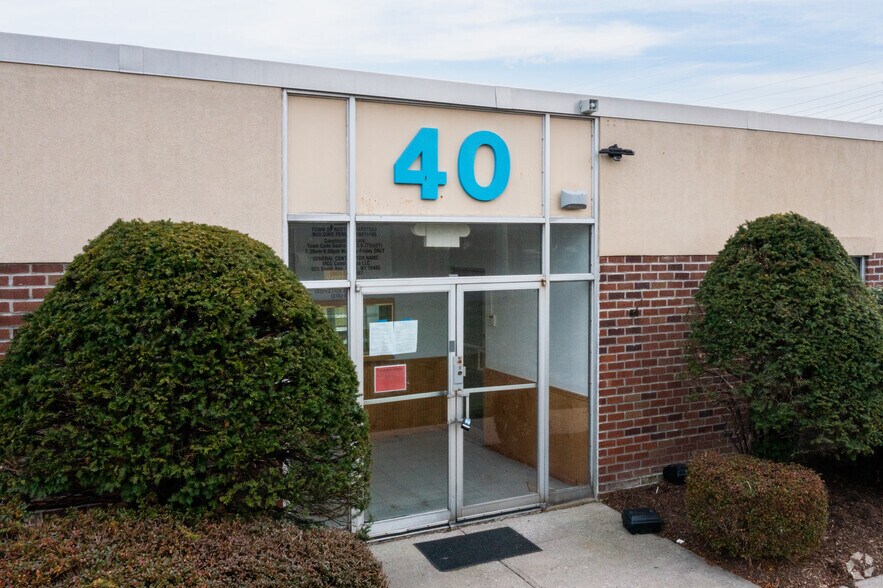 More Photos Of 40 Voice Rd, Carle Place Warehouse For Lease