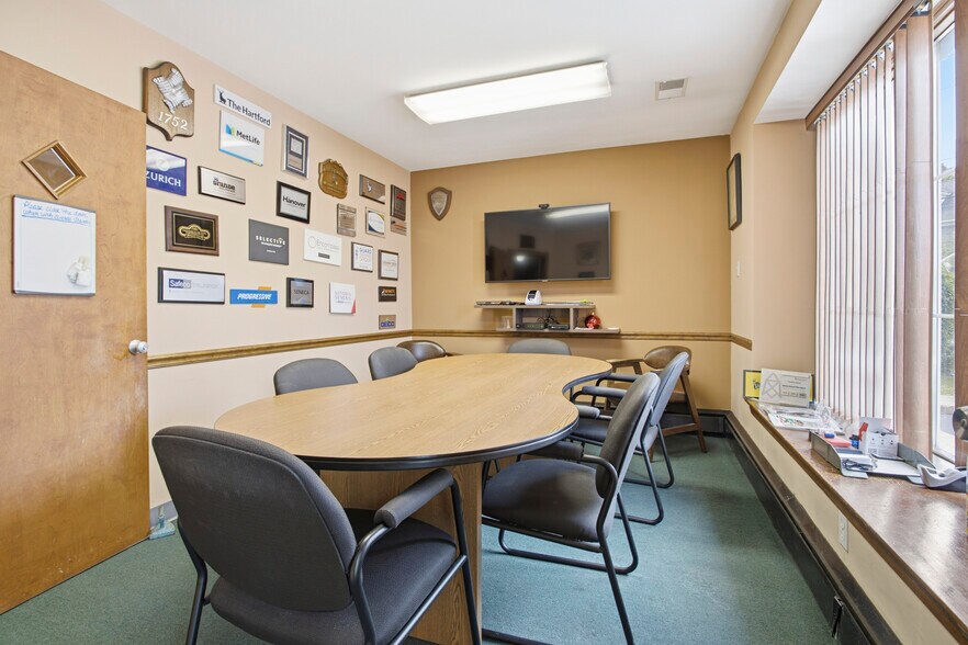 More Photos Of 678 Ferne Blvd, Drexel Hill Office For Sale