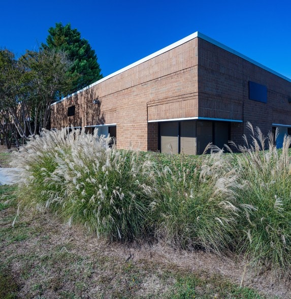 More Photos Of 6400 Atlantic Blvd, Norcross Unknown For Lease