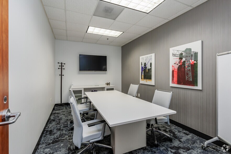 More Photos Of 11815 Fountain Way, Newport News Coworking Space