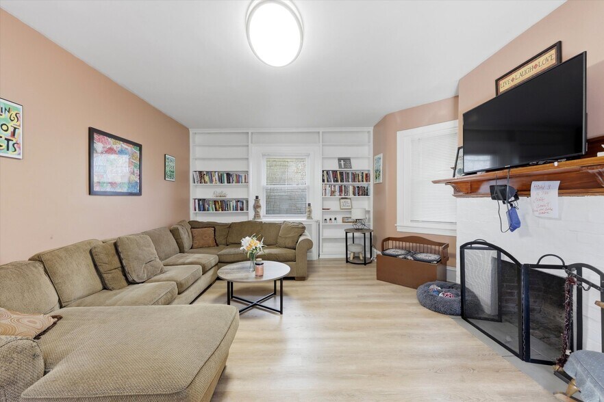 More Photos Of 24 W Stewart Ave, Lansdowne Specialty For Sale