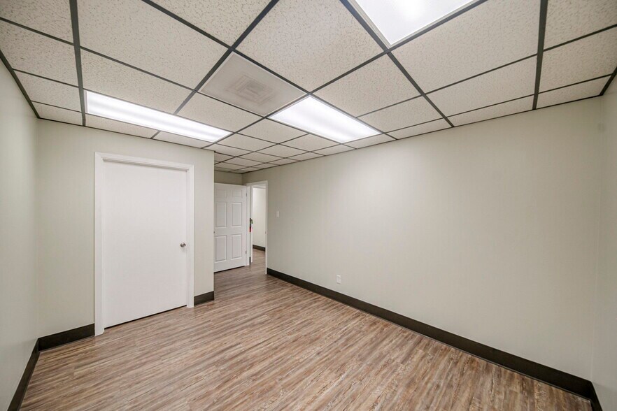 More Photos Of 1410 Rankin Hwy, Midland Office For Sale