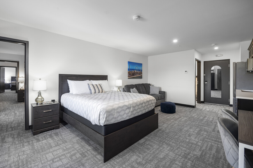 More Photos Of 419 E Market St, Sandusky Hotel For Sale