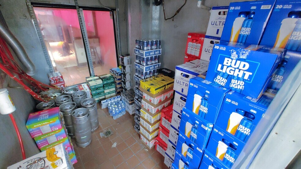 More Photos Of 5309 29th St E, Ellenton Skating Rink For Lease