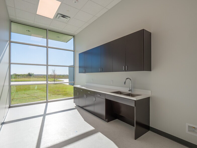 More Photos Of 12821 Titanium St, Manor Unknown For Lease