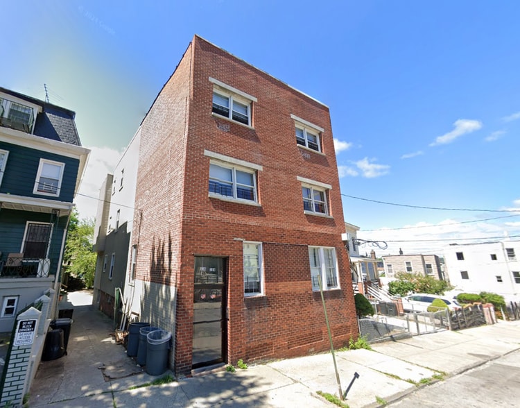 Primary Photo Of 118 Oliver Ave, Yonkers Apartments For Sale