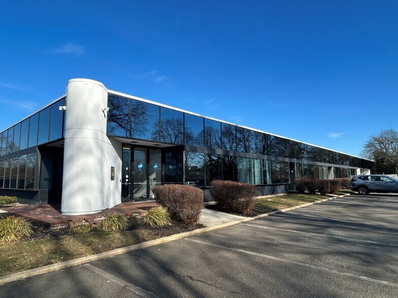 Primary Photo Of 1660 Walt Whitman Rd, Melville Office For Lease