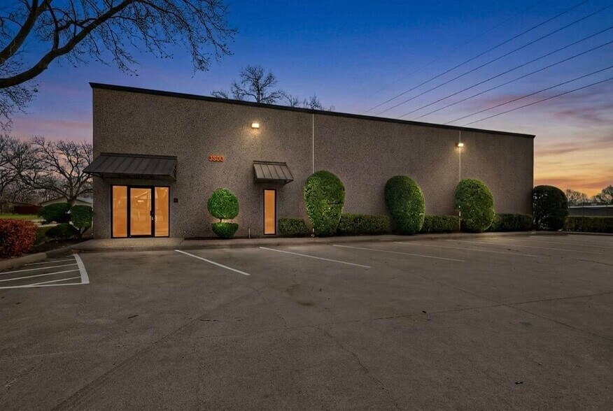 More Photos Of 2620 Carson St, Haltom City Light Distribution For Lease