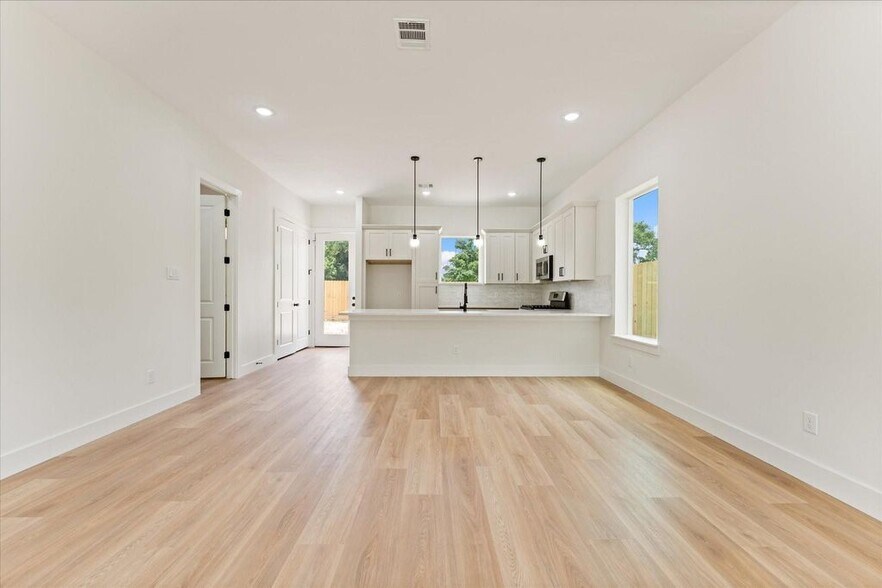 More Photos Of 9119 Henrietta Street #A & B, Houston Multifamily For Sale