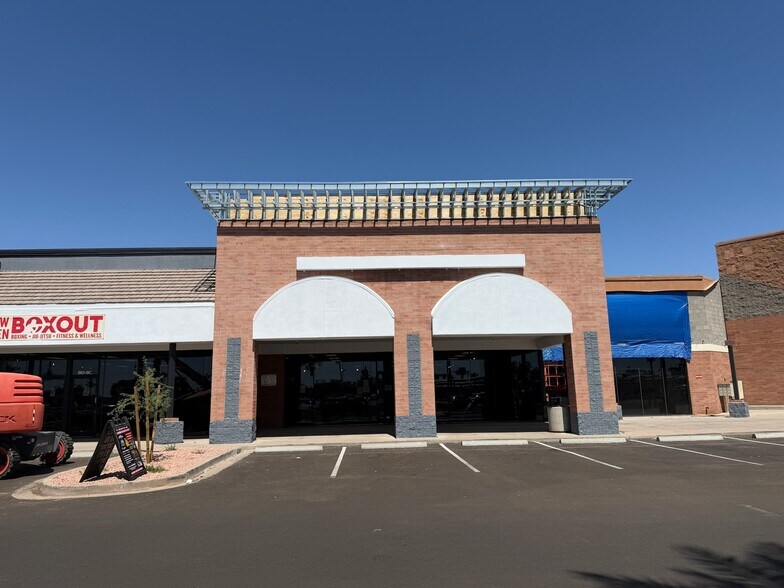 More Photos Of 2055 N Alma School Rd, Chandler Unknown For Lease