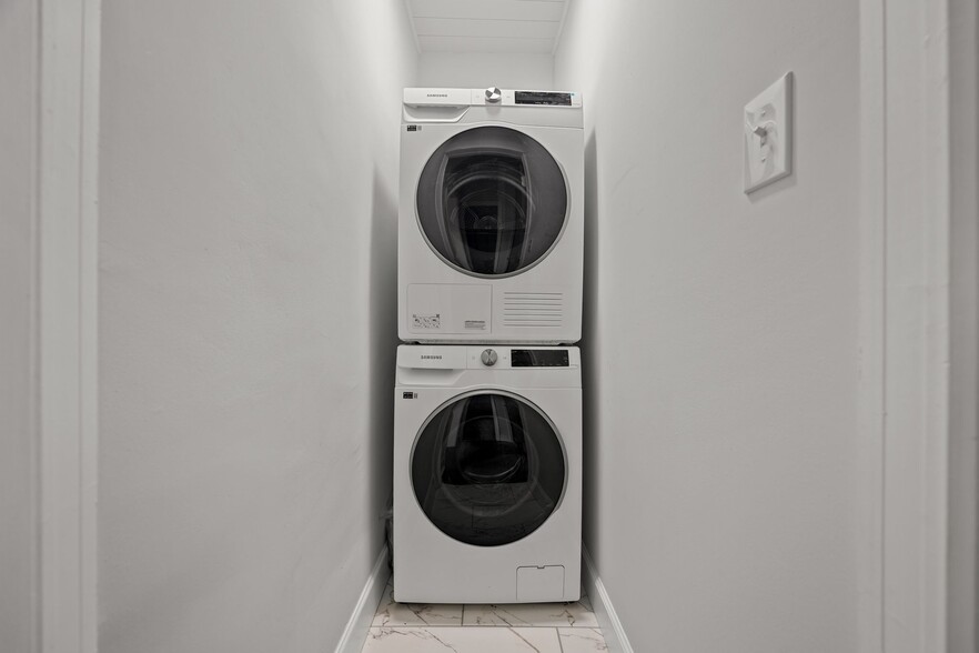 More Photos Of 10 Claire Dr, Atlanta Multifamily For Sale