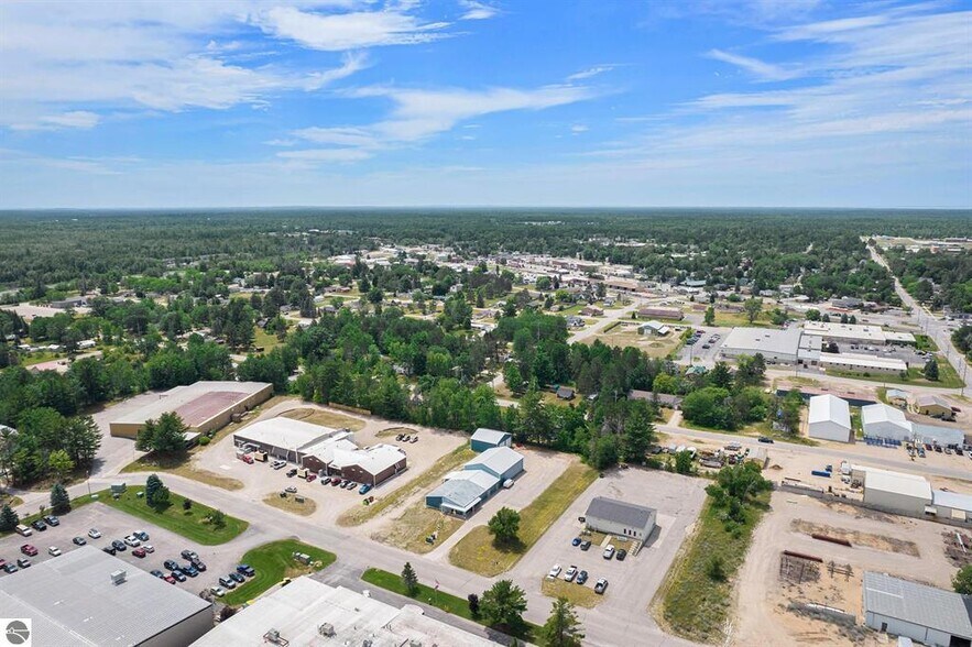 More Photos Of 110 W Park Dr, Kalkaska Service For Sale