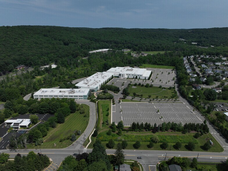 More Photos Of 62 Flanders Bartley Rd, Flanders Office For Sale