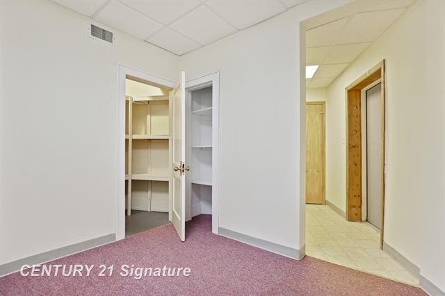 More Photos Of 2019 Columbus Ave, Bay City Office For Sale