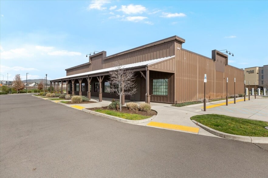 Primary Photo Of 1445 Center Dr, Medford Restaurant For Lease
