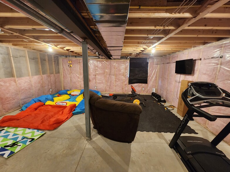 More Photos Of 32 David St, Spencerville Apartments For Sale