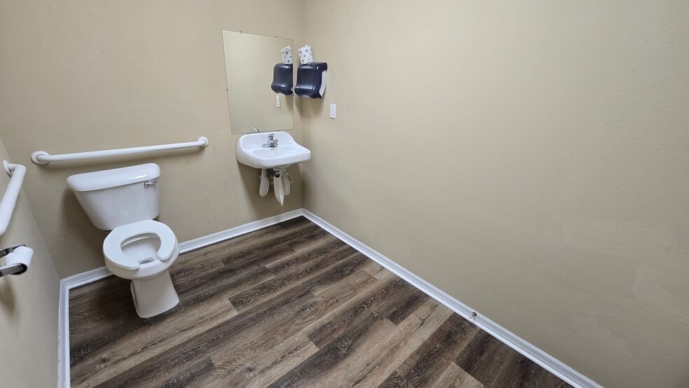 More Photos Of 2649 Windguard Cir, Zephyrhills Medical For Lease