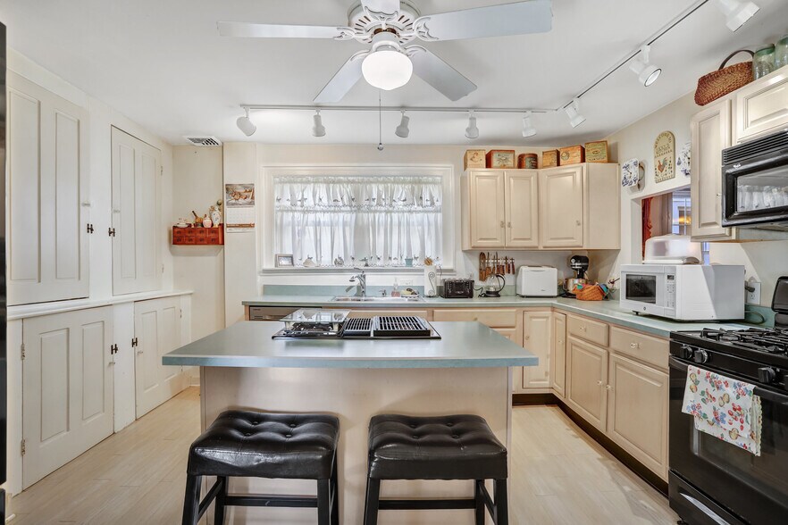 More Photos Of 104 N Main St, Boonsboro Apartments For Sale