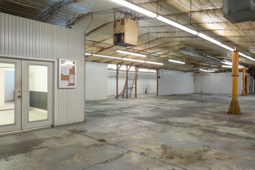 More Photos Of 10535 Highway 53 W, Talking Rock Service For Sale